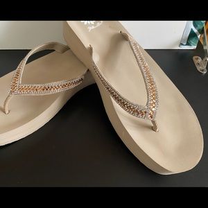 Yellow Box Flip Flops Size 11